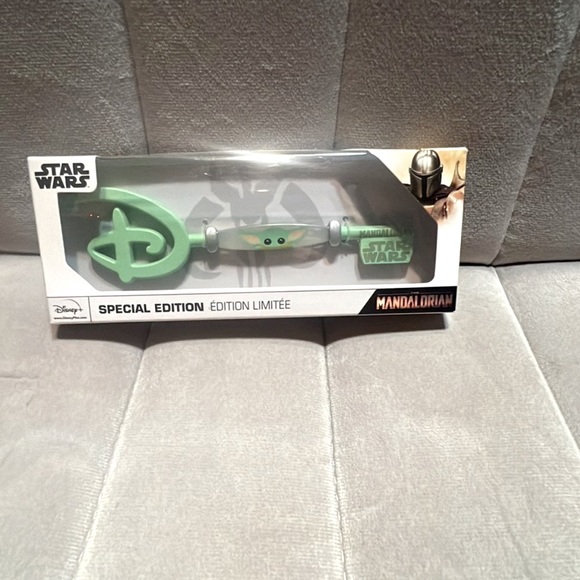 Star Wars Mandalorian Special Edition Key - Picture 2 of 2